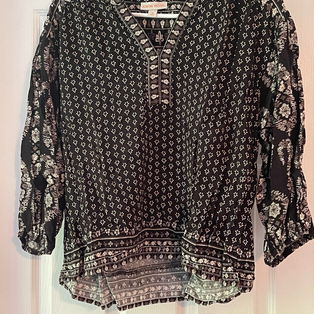 Knox Rose Black and White Patterned Blouse